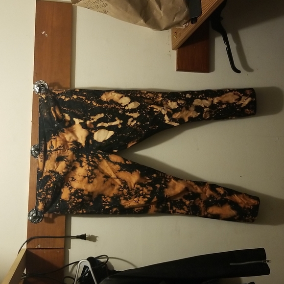 Jeans - Picture 1 of 3